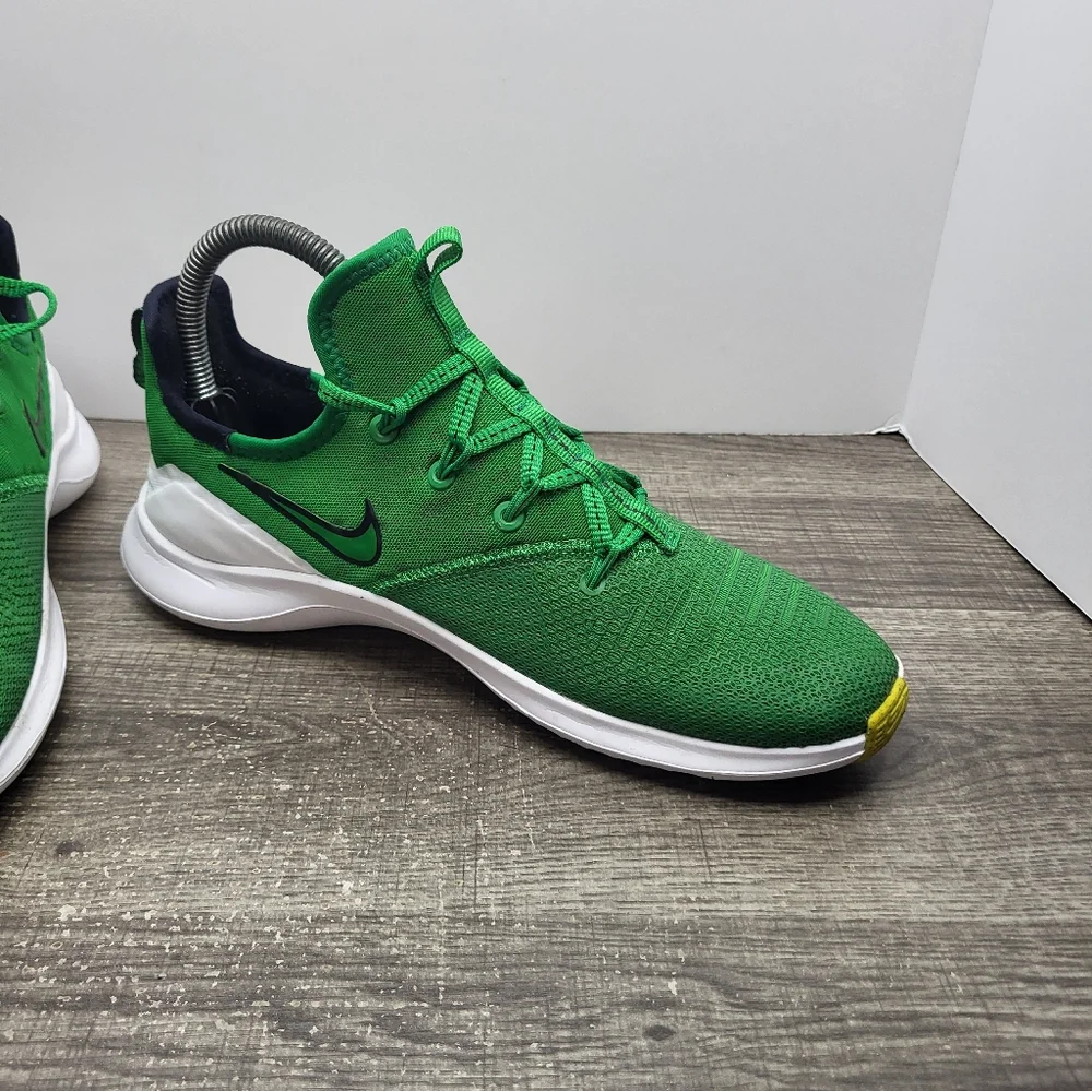Nike Free TR 8 Oregon Ducks Running Shoes Women’s Size 7.5 Green White